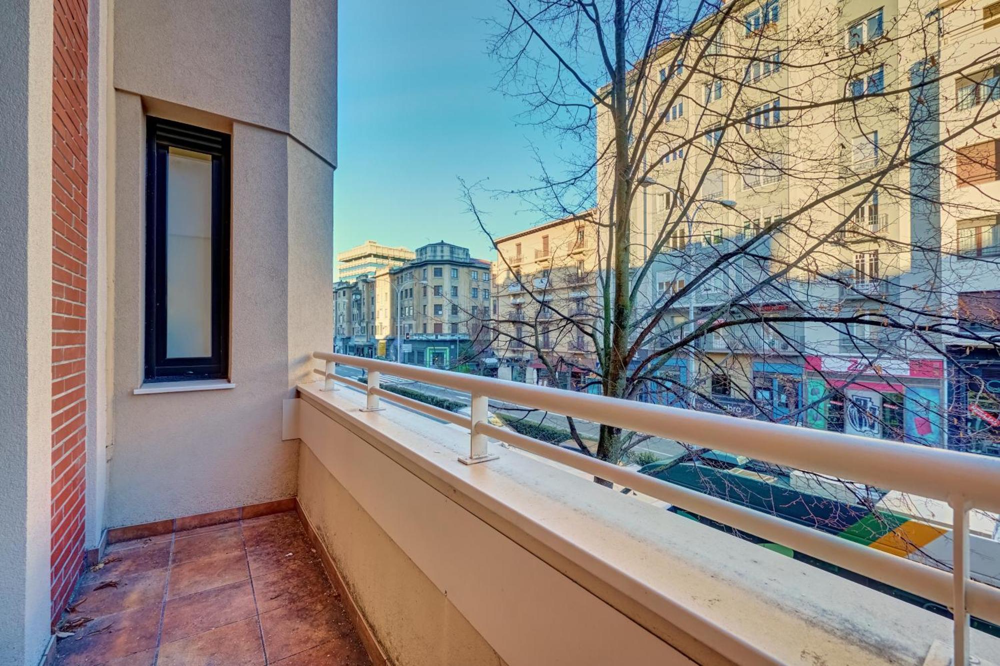 Apartamento El Conde By Clabao Pamplona Exterior photo