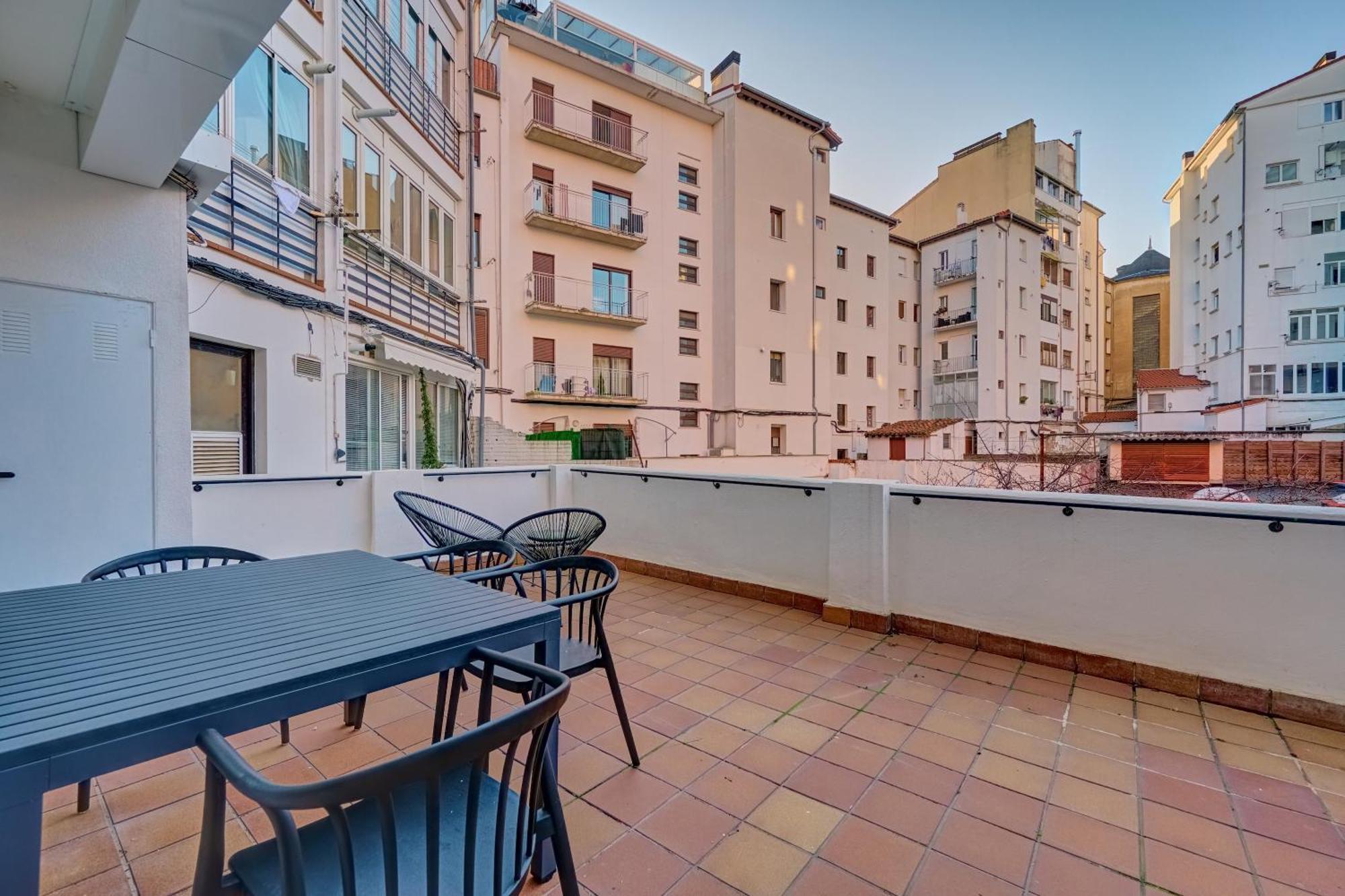 Apartamento El Conde By Clabao Pamplona Exterior photo